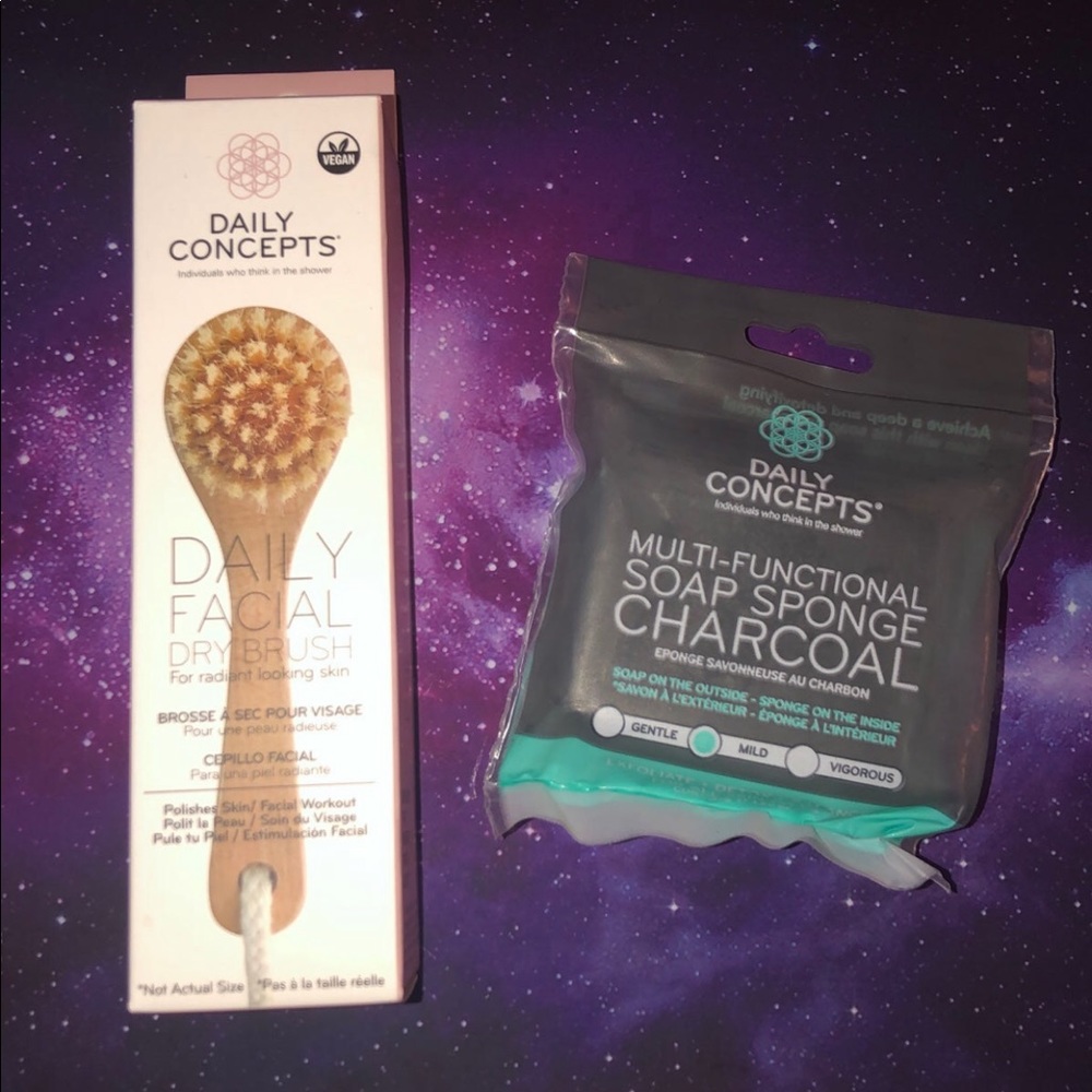 Daily Concepts charcoal Soap Sponge & Facial Dry Brush